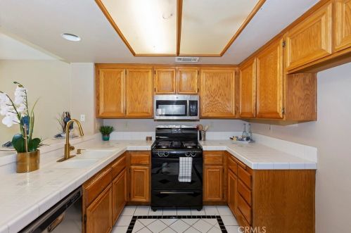 12645 Pinyon Pine Ct, Victorville CA  92392-6297 exterior