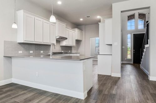 1105 Whispering Hills Dr, Midlothian TX  76063-6603 exterior