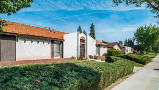 20055 Lassen St, Chatsworth CA  91311-5540 exterior