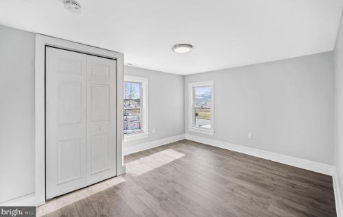 460 Crown Point Rd, West Deptford NJ  08086-2124 exterior