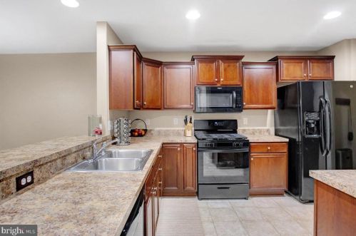 1816 Serene Way, Lancaster PA  17602-7001 exterior