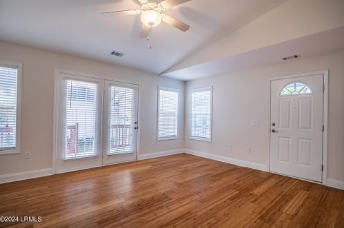 8 Wateree Ct, Beaufort SC  29902-3332 exterior