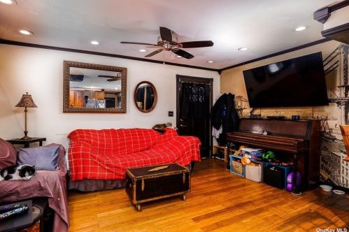 137-28 94th St, Jamaica, NY 11417-1716