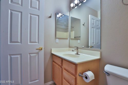 9017 11th Pl, Phoenix AZ  85042-7865 exterior