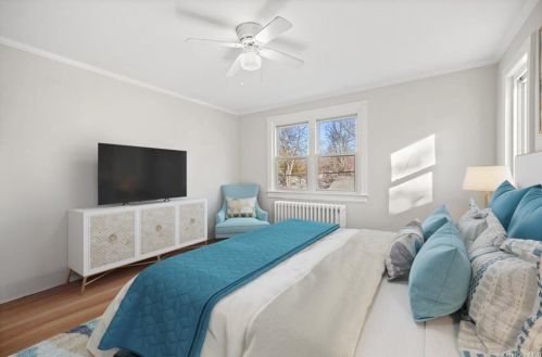 2 Tennyson St, Hartsdale NY  10530-1319 exterior