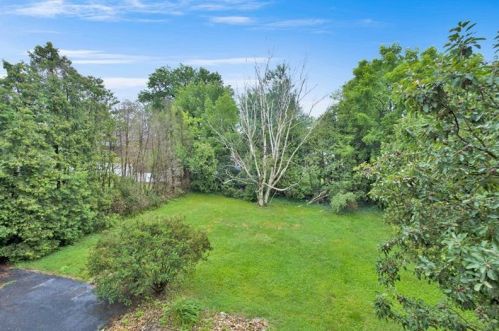 205 Woodland Ave, Glenshaw PA  15116-2010 exterior