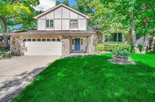 4338 Lakeshore Dr, Crown Point, IN 46307-8972