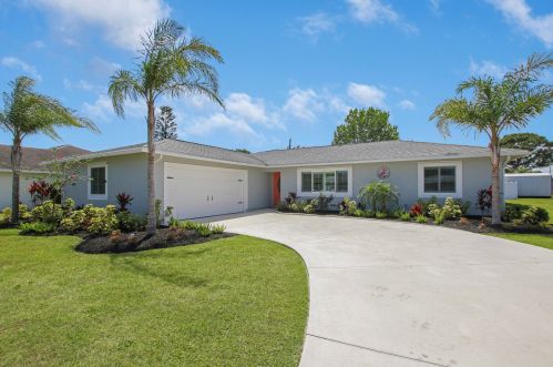 458 Lamon Ln, Fort Pierce, FL 34983-2216