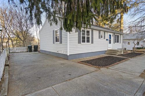 117 Norwood Ave, United States Coast Guard Ac, CT 06320-3835
