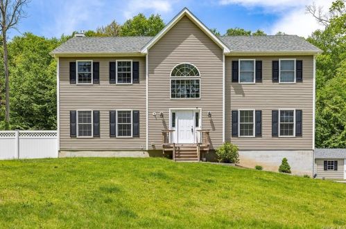 437 Depot Hill Rd, Poughquag NY  12570-5765 exterior