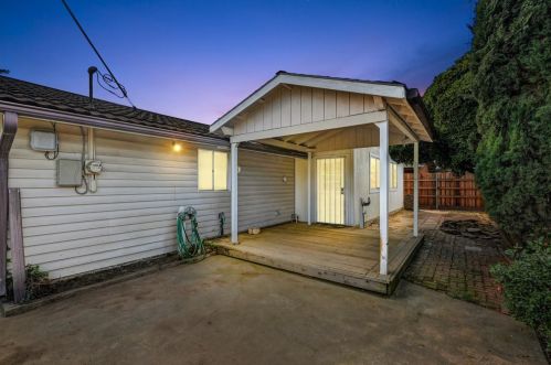 9406 Acapulco Way, Elk Grove CA  95624-1902 exterior