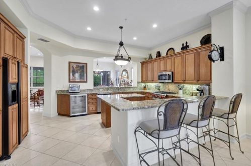 2830 Tiburon Blvd, Naples, FL 34109-3664