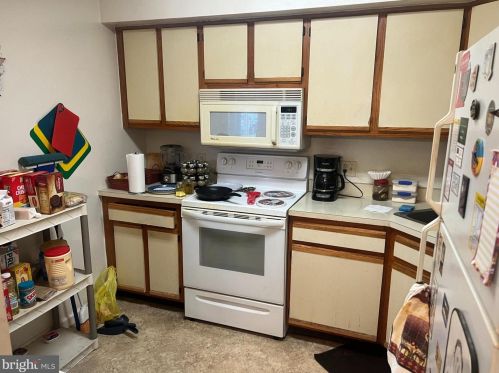 205 Highland Blvd, New Castle, DE 19720-6974