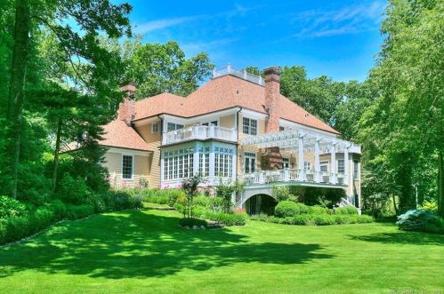 29 Wellesley Dr, New Canaan, CT 06840-3527