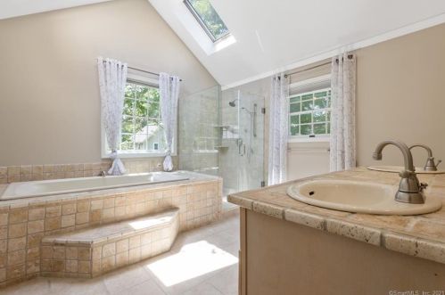 12 Falmouth Rd, Stamford CT  06903-2312 exterior