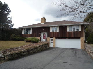 33 Addoms St, Plattsburgh, NY 12901-1419