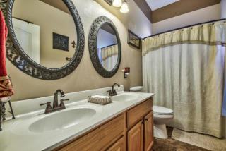 752 Cottonwood Dr, Gilbert, AZ 85296-2811