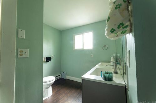 579 Cooke St, Waterbury CT  06710-1424 exterior