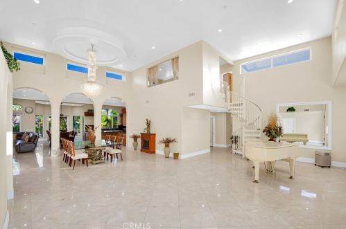 10026 Mattock Ave, Downey CA  90240-3529 exterior