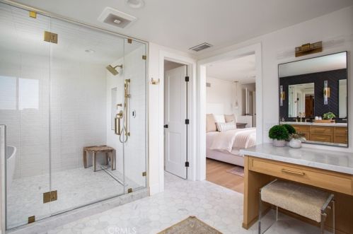 2936 Alta Vis Dr, Newport Beach CA  92660-3205 exterior