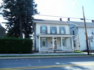 32 Market St, Elizabethville, PA 17023-9012
