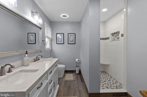 770 Dawes Dr, Yardley PA 19067-4335 exterior