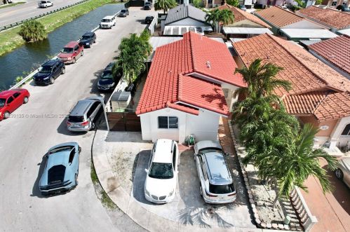 2832 75th St, Hialeah, FL 33018-5323