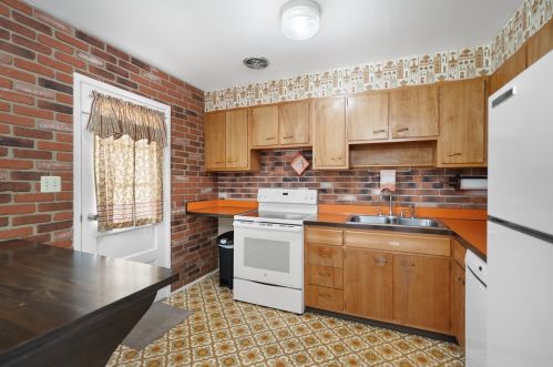 210 Dominican Way, Zelienople PA  16063-1403 exterior