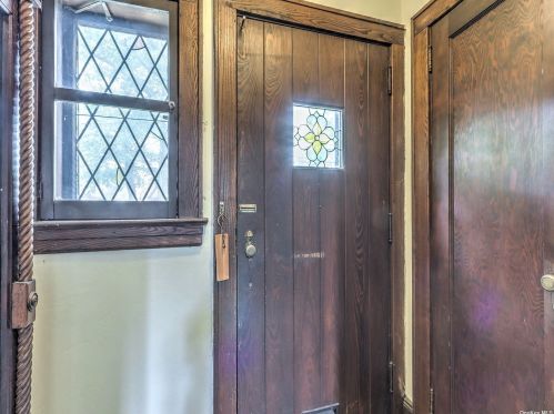 20 Marshall Ave, Floral Park NY  11001-3201 exterior