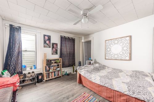 707 17th Ave, Whitaker PA  15120-2031 exterior