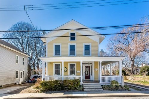 103 Monument St, Groton, CT 06340-3618