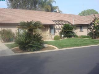 350 Merritt Ave, Tulare, CA 93274-1958