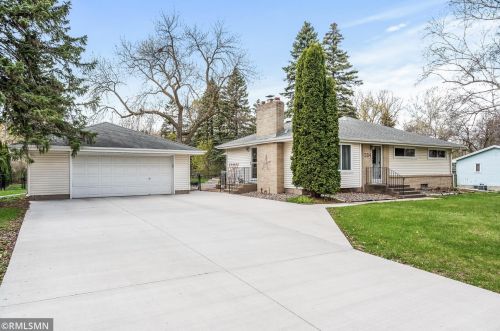584 23rd Ave, Saint Paul, MN 55112-6509