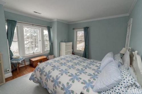 321 Edgewater Dr, Mishawaka IN  46545-6910 exterior