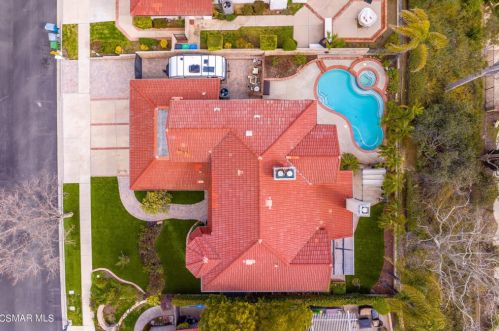 5506 Seneca Pl, Simi Valley, CA 93063-2057