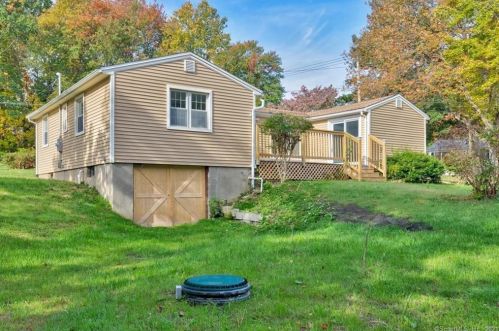 1300 Spindle Hill Rd, Waterbury CT  06716-1223 exterior