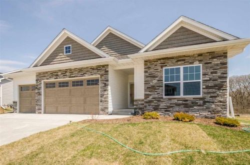 4922 Preston Ln, Iowa City, IA 52246