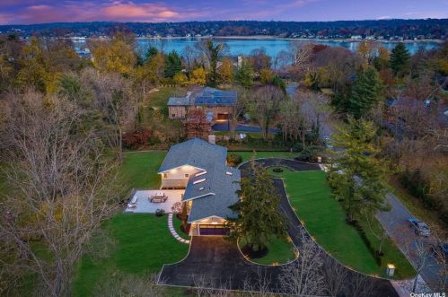 2 Blue Sea Ln, Great Neck NY  11024-1504 exterior