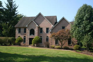 5400 Shelbrooke Dr, Stroudsburg, PA 18360-8995
