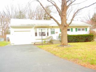 17 Tattersall Ln, Albany, NY 12205-4017