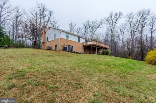 7 Dusty Ln, Hedgesville, WV 25427-3949