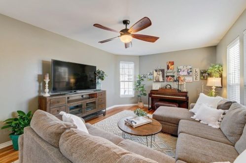 1201 Hutto Rd, Georgetown TX 78626-6101 exterior