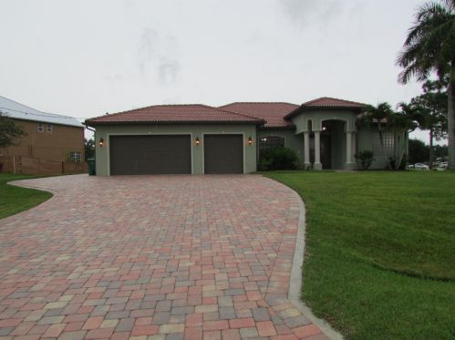 2073 Aaron Ln, Fort Pierce, FL 34953-2128