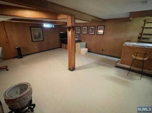 281 Lindbergh Blvd, Teaneck NJ  07666-6542 exterior