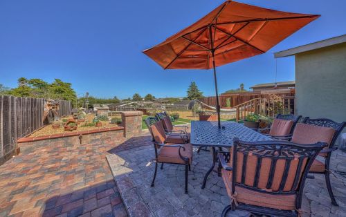 491 Jean Cir, Marina CA  93933-4012 exterior
