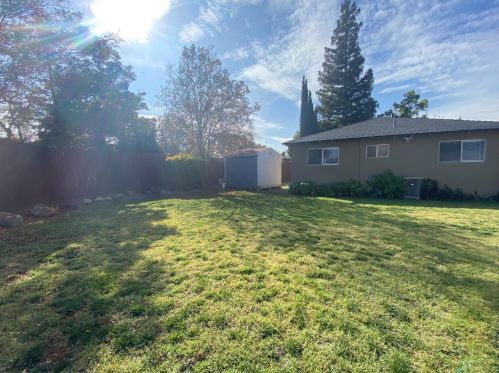 1609 Marty Ct, Modesto CA  95350-0514 exterior