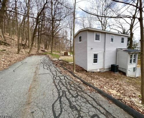 31 Station Rd, Parsippany NJ  07834-2466 exterior