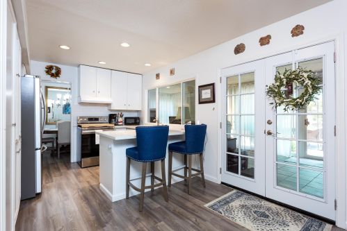 16670 Bernardo Oaks Dr, San Diego CA  92128-2837 exterior