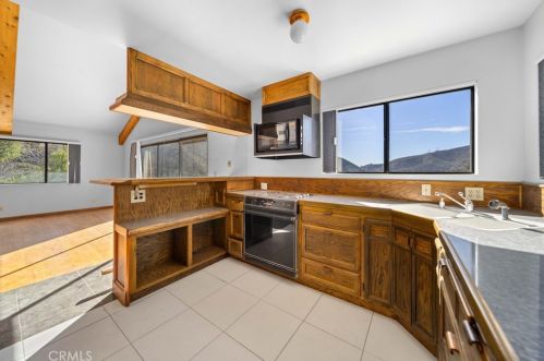 38735 San Francisquito Canyon Rd, Santa Clarita CA  91390-4911 exterior