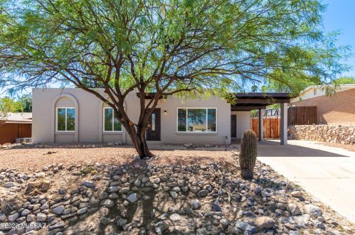 8420 Stella Rd, Tucson, AZ 85730-2714